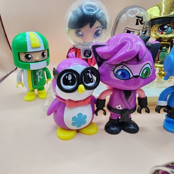 17 Ryans World Figures Lot Blind Bags Penguin Ninja Racer Pirate Panda - Picture 5 of 8